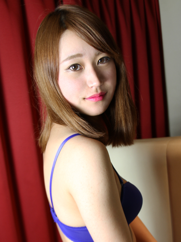 踊れ！チンチコリン・梅田店 あいな 27歳 T：160　B：84(C)　W：56　H：84