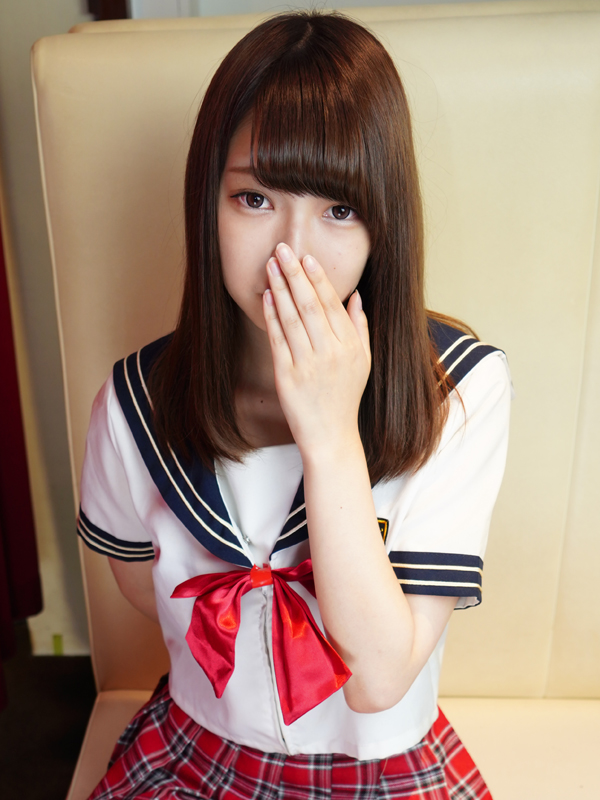 踊れ！チンチコリン・梅田店 グミ 26歳 T：162cm　B：85(D)　W：55　H：87